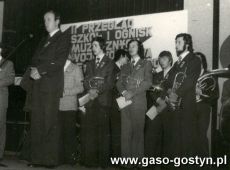 1803. II Przeglad Szkol i Ognisk Muzycznych Wojewodztwa Leszczynskiego - Gostyn, 03.04.1977r. Otwarcia imprezy dokonali K.Muszkieta i K.Nowacki