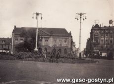 1828.Gostynscy harcerze przed Hotelem Bazar w Poznaniu (lata 30. XX wieku)