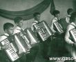 1877.Koncert dzieciecego zespolu akordeonistow-scena w parku Powiatowego Domu Kultury przy ul.Strzeleckiej w Gostyniu (maj 1968r.)