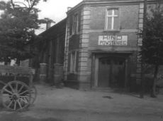 1898. Kino Powstaniec w Poniecu