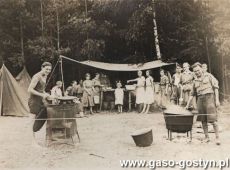 1912. I Druzyna Harcerska im. Tadeusza Kosciuszki z Gostynia na obozie w Ostrowiecznie (23 lipca-7 sierpnia 1933 r.) - kuchnia obozowa