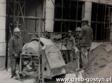 1915.Pracownicy Przedsiebiorstwa Budownictwa Rolniczego w Gostyniu