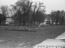 1916.Plac zabaw przy ul.Leszczynskiej w Gostyniu (poczatek lat 80-tych XX wieku)