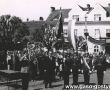 1932.Wreczenie sztandaru gostynskiej ORMO (Ochotniczej Rezerwie Milicji Obywatelskiej)-Rynek w Gostyniu, 1 maja 1966r.