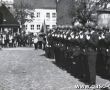 1936.Wreczenie sztandaru gostynskiej ORMO (Ochotniczej Rezerwie Milicji Obywatelskiej)-Rynek w Gostyniu, 1 maja 1966r.