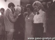 1944. Dzien Nauczyciela w Szkole Podstawowej nr 1 w Gostyniu (14 pazdziernika 1975 r.)-wreczenie odznaczen