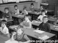 1951. Uczniowie Szkoly Podstawowej nr 1 w Gostyniu (1983 r.)