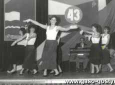 1963.Akademia dla upamietnienia 43 rocznicy podpisania ukladu o przyjazni i pomocy wzajemnej pomiedzy PRL i ZSRR oraz swieta pracy-Gostyn, 1 maja 1988r. (zespol Boys-Toys z Leszna)