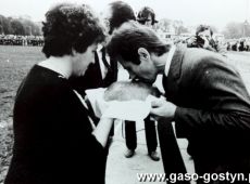 1984.  Gminne dozynki na stadionie w Pepowie (15 wrzesnia 1985 r.)