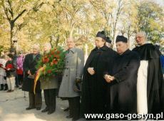 2031.Obchody 55 rocznicy rozstrzelania 30 obywateli Ziemi Gostynskiej (cmentarz w Gostyniu, 21.10.1994 r.)