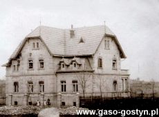 2062.Willa wybudowana przez radce sprawiedliwosci doktora Sarrazina przy Kroebener Strasse (obecnie ulica Wroclawska) w Gostyniu - zdjecie z ok. 1905 roku