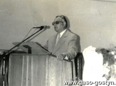2066. Franciszek Skowronek - po 32 latach pracy na stanowisku dyrektora Zespolu Szkol Zawodowych w Gostyniu odchodzi na emeryture (31 sierpnia 1982 r.)