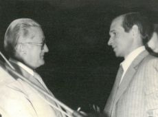2068. Pozegnanie Franciszka Skowronka, ktory po 32 latach pracy na stanowisku dyrektora Zespolu Szkol Zawodowych w Gostyniu odchodzi na emeryture (31 sierpnia 1982 r.)