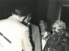 2069. Pozegnanie Franciszka Skowronka, ktory po 32 latach pracy na stanowisku dyrektora Zespolu Szkol Zawodowych w Gostyniu odchodzi na emeryture (31 sierpnia 1982 r.)