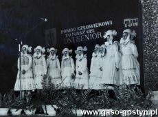 2074. Wojewodzka Inauguracja Dni Seniora w Lesznie - wystep zespolu artystycznego z Krobi (22 pazdziernika 1977 r.)