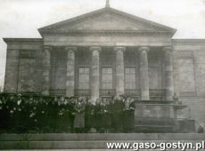 2145.Gostynianie przed Opera w Poznaniu (20 listopada 1932 r.)