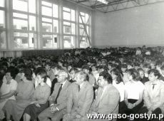 2164. Miejsko-gminna inauguracja roku szkolnego polaczona z oddaniem nowych budynkow Zespolu Szkol Zawodowych w Gostyniu (1 wrzesnia 1985 r.)