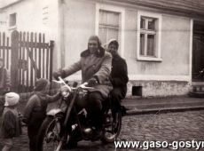 218. Motocykl WFM M06 na ulicy Mlynskiej w Gostyniu