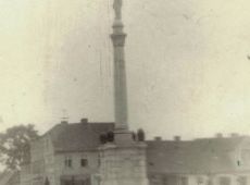 2203.Rynek w Gostyniu - pomnik Serca Jezusowego (lata 30. XX wieku)