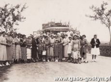 2208.Podrozujacy na tarsie Poznan- Gostyn, zdjecie wykonano w Korniku (maj 1935 r.)