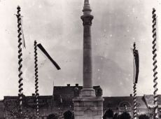 2232.Rynek w Gostyniu - pomnik Serca Jezusowego w dniu odsloniecia (21 lipca 1929 r.)