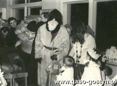 2246.Choinka noworocza dla dzieci z Przedszkola nr 2 w Gostyniu (sala LOK-u, 16 stycznia 1971 r.)