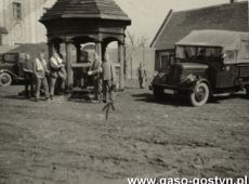 2263.Klasztor na Swietej Gorze w Gostyniu - oddzial Ordnungspolizei na dziedzincu klasztornym (1941 r.)