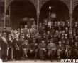 2304.Towarzystwo Powstancow i Wojakow z burmistrzem Gostynia Karolem Krawczykiem (siedzi czwarty od prawej strony) przed Strzelnica w Gostyniu podczas Swieta Konstytucji w dniu 3 maja 1929 roku