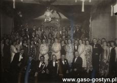 2317.Zdjecie z rewii perkalikowej zorganizowanej przez Zarzad Czerwonego Krzyza 10 stycznia 1931 roku w sali Hotelu Polonia Wladyslawa Jezierskiego w Gostyniu