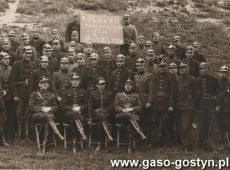 2320.Uczestnicy kursu pozarniczego I i II stopnia w Gostyniu na zdjeciu wykonanym przy Gorze Zamkowej (1938 r.)