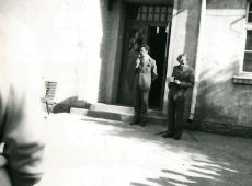 2364. Uroczystosc pasowania pierwszoklasistow w Szkole Podstawowej w Kunowie (1976 r.)