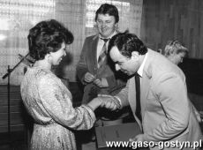 2452.Obchody 10-lecia Polmozbytu i 15-lecia Stacji Diagnostycznej w Gostyniu (sala gostynskiej kregielni, 1984 r.)