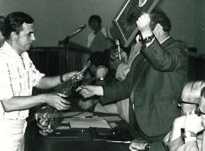 2507.Akademia w Zakladowym Domu Kultury Hutnik z okazji 60-lecia WHS w Gostyniu (1982 r.)-zyczenia od Spoldzielni Pracy Przemyslu Skorzanego