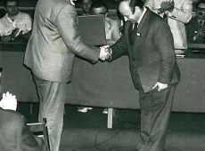 2508.Akademia w Zakladowym Domu Kultury Hutnik z okazji 60-lecia Wielkopolskiej Huty Szkla w Gostyniu (1982 r.)-zyczenia od Spoldzielni Pracy Pallas
