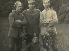 2538. Powstancy wlkp. w Sowinach (maj 1919 r.), pierwszy z lewej Piotr Laurentowski