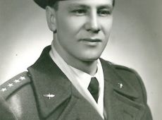 2539.Kapitan rezerwy Jerzy Rydzewski 10 stycznia 1971 roku objal obowiazki starszego inspektora do spraw wojskowych