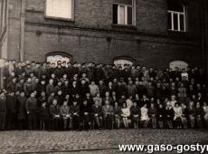 2577.Zaloga Cukrowni w Gostyniu w roku jubileuszu 75-lecia istnienia zakladu (1972 r.)