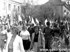 2629.Pracownicy Wielkopolskiej Huty Szkla w Gostyniu w pochodzie 1-majowym w Gostyniu.JPG