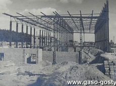 2633.Huta Szkla w Gostyniu - budowa konstrukcji stalowej hali glownej (1959 r.)
