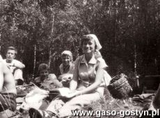 2637.Pielgrzymka mlodziezy gostynskiej do Gniezna na spotkanie z Ojcem Sw. Janem Pawlem II (03.06.1979 r.)