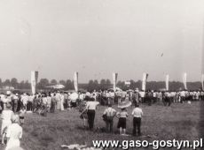 2641.Pielgrzymka mlodziezy gostynskiej do Gniezna na spotkanie z Ojcem Sw. Janem Pawlem II (03.06.1979 r.)