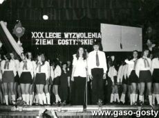 2663.Zakladowy Dom Kultury Hutnik w Gostyniu - koncert Szkola-Miastu w wykonaniu uczniow Liceum Ogolnoksztalcacego (15 stycznia 1975 r.)