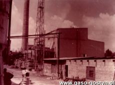 2715.Elektrocieplownia w gostynskiej Cukrowni (oddana do wstepnej eksploatacji 28 czerwca 1985 roku, calkowity koszt budowy wyniosl 525 mln zlotych)