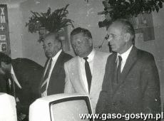 2776.Zwiedzanie przez delegacje wladz wojewodztwa, Gostynia oraz gosci z NRD sali komputerowej w Zespole Szkol Zawodowych w Gostyniu (23 wrzesnia 1987 r.)