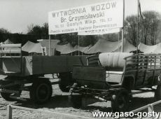 2777.Stoisko Wytworni Powozow Brunona Grzymislawskiego z Gostynia na Powszechnej Wystawie Krajowej w Poznaniu (1929 r.)