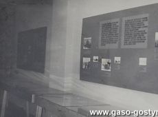 2794. Izba pamieci robotniczej (sala ekspozycyjna) w Wielkopolskiej Hucie Szkla w Gostyniu (1982 r.).JPG