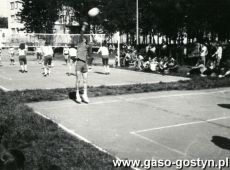 2794.Tydzien Sportu Szkolnego w Liceum Ogolnoksztalcacym w Gostyniu (27 maja - 4 czerwca 1977 r.) - mecz pilki siatkowej