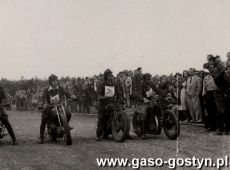 281. Zawody motocyklowe z udzialem zawodnikow Motoklubu UNIA Gostyn (lata 50. XX wieku)