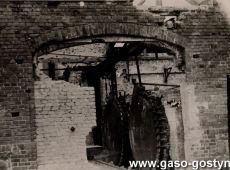 2824.Wyburzane dawnej cegielni Niemca Paula Schulza, z murow wybudowano nowy zaklad Spoldzielni Pracy Przenyslu Skorzanego (Gostyn, okolo 1950 r.)