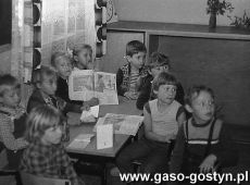 2871.Uczniowie Szkoly Podstawowej nr 1 im. Czarnego Legionu w Gostyniu (1983 r.)